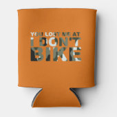 おもしろいサイクリング迷彩柄お失った前は自転車サイクリスト 缶クーラー (正面)