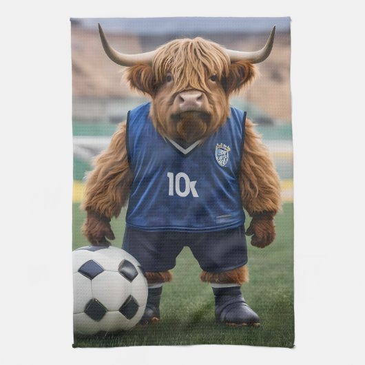 おもしろいサッカーの服を着た高地の牛 キッチンタオル (縦)