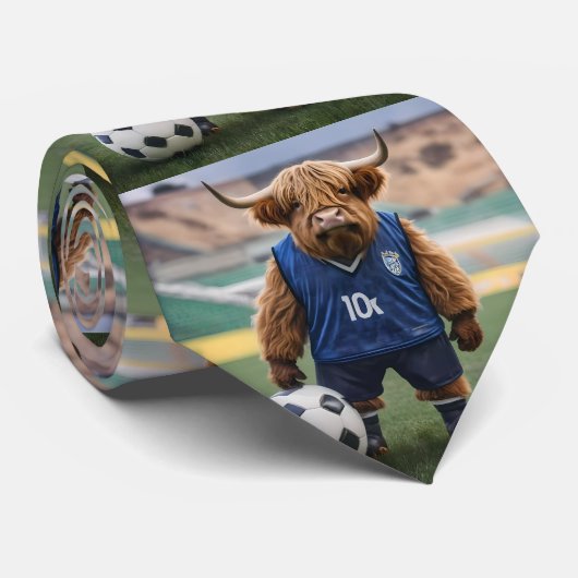 おもしろいサッカーの服を着た高地の牛 ネクタイ (ロール)