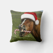 おもしろいサンタ帽をかぶったクリスマスの馬 クッション (裏面)