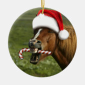 おもしろいサンタ帽をかぶったクリスマスの馬 セラミックオーナメント (正面)