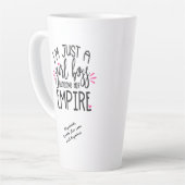 おもしろいシックガールボス建物ヘアエンパイアアドメッセージ カフェラテマグ (左アングル)