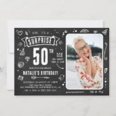 おもしろいシャルボードドードルフォトサプライズ50誕生日 招待状 (正面)