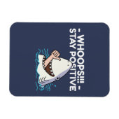 おもしろいシャーク前向きメンタルヘルス マグネット (横)