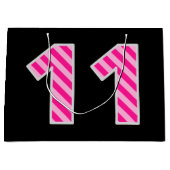おもしろいストライプのピンク「11」、ハッピー11誕生日、名前 ラージペーパーバッグ (正面)