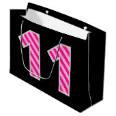 おもしろいストライプのピンク「11」、ハッピー11誕生日、名前 ラージペーパーバッグ (正面アングル)