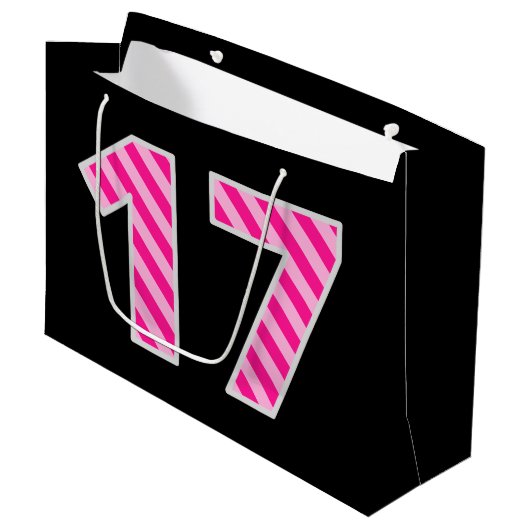 おもしろいストライプのピンク「17」、ハッピー17誕生日、名前 ラージペーパーバッグ (正面アングル)