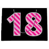 おもしろいストライプのピンク「18」、ハッピー18誕生日、名前 ラージペーパーバッグ (正面)
