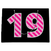 おもしろいストライプのピンク「19」、ハッピー19誕生日、名前 ラージペーパーバッグ (正面)