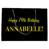 おもしろいストライプのピンク「19」、ハッピー19誕生日、名前 ラージペーパーバッグ (裏面)