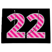 おもしろいストライプのピンク「22」、ハッピー22誕生日、名前 ラージペーパーバッグ (正面)