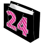 おもしろいストライプのピンク「24」、ハッピー24誕生日、名前 ラージペーパーバッグ (正面アングル)