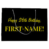 おもしろいストライプのピンク「26」、ハッピー26誕生日、名前 ラージペーパーバッグ (裏面)