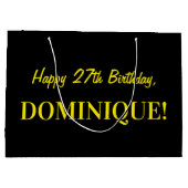 おもしろいストライプのピンク「27」、ハッピー27誕生日、名前 ラージペーパーバッグ (裏面)