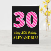 おもしろいストライプのピンク「30」、誕生日おめでとう、名前 カード (黄色い花)