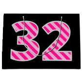 おもしろいストライプのピンク「32」、ハッピーピンク32誕生日、名前 ラージペーパーバッグ (正面)