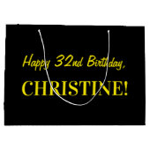おもしろいストライプのピンク「32」、ハッピーピンク32誕生日、名前 ラージペーパーバッグ (裏面)