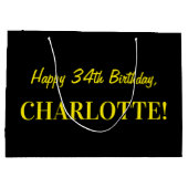 おもしろいストライプのピンク「34」、ハッピー34誕生日、名前 ラージペーパーバッグ (裏面)