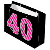 おもしろいストライプのピンク「40」、誕生日おめでとう、名前 ラージペーパーバッグ (正面アングル)