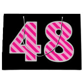 おもしろいストライプのピンク「48」、ハッピー48誕生日、名前 ラージペーパーバッグ (正面)