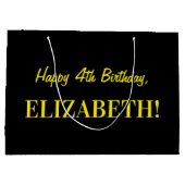 おもしろいストライプのピンク「4」、誕生日おめでとう ラージペーパーバッグ (裏面)