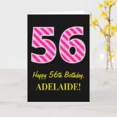 おもしろいストライプのピンク「56」、ハッピー56誕生日、名前 カード (黄色い花)