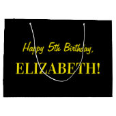 おもしろいストライプのピンク「5」、ハッピーファイブ誕生日、名前 ラージペーパーバッグ (裏面)