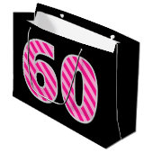 おもしろいストライプのピンク「60」、ハッピー60誕生日、名前 ラージペーパーバッグ (正面アングル)