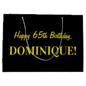 おもしろいストライプのピンク「65」、ハッピー65誕生日、名前 ラージペーパーバッグ (裏面)