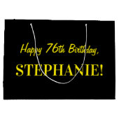 おもしろいストライプのピンク「76」、ハッピー76誕生日、名前 ラージペーパーバッグ (裏面)