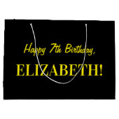 おもしろいストライプのピンク「7」、ハッピー7誕生日、名前 ラージペーパーバッグ (裏面)