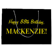 おもしろいストライプのピンク「88」、ハッピー88誕生日、名前 ラージペーパーバッグ (裏面)