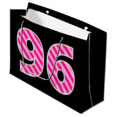 おもしろいストライプのピンク「96」、Happy 96誕生日、名前 ラージペーパーバッグ (正面アングル)