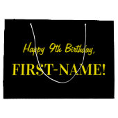 おもしろいストライプのピンク「9」、ハッピー9誕生日、名前 ラージペーパーバッグ (裏面)