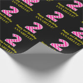 おもしろいストライプピンクの誕生日"2"；ハッピーセカンドバースデー；名前 ラッピングペーパー (角)