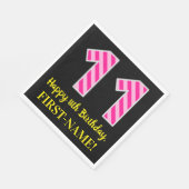 おもしろいストライプピンク色の誕生日"11"; Happy 11"; Name スタンダードランチョンナプキン (角)