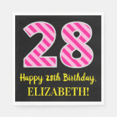 おもしろいストライプピンク色の誕生日"28"; Happy 28 スタンダードランチョンナプキン (正面)