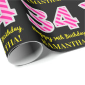 おもしろいストライプピンク色の誕生日"34"; Happy 34 ラッピングペーパー (ロールコーナー)