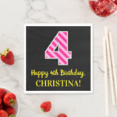 おもしろいストライプピンク色の誕生日「4」、誕生日おめでとう スタンダードランチョンナプキン (インサイチュ)