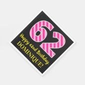 おもしろいストライプピンク色の誕生日"62"; Happy 62 スタンダードランチョンナプキン (角)
