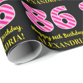 おもしろいストライプピンク色の誕生日"86"; Happy 86 ラッピングペーパー (ロールコーナー)