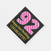 おもしろいストライプピンク色の誕生日"92"; Happy 92 スタンダードランチョンナプキン (角)