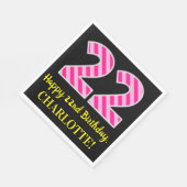 おもしろいストライプピンク誕生日"22"、Happy 22"、名前 スタンダードランチョンナプキン (角)