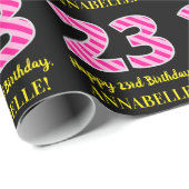 おもしろいストライプピンク誕生日"23"、Happy 23"、名前 ラッピングペーパー (ロールコーナー)