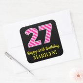 おもしろいストライプピンク誕生日"27"：ハッピー27 スクエアシール (封筒)