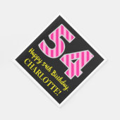 おもしろいストライプピンク誕生日"54"、Happy 54 スタンダードランチョンナプキン (角)