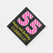 おもしろいストライプピンク誕生日"55"、Happy 55 スタンダードランチョンナプキン (角)