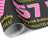 おもしろいストライプピンク誕生日"57"、Happy 57 ラッピングペーパー (ロールコーナー)