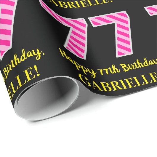 おもしろいストライプピンク誕生日"77"; Happy 77 ラッピングペーパー (ロールコーナー)