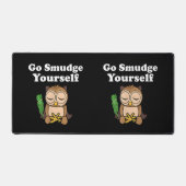 おもしろいスピリチュアルがフクロウの汚れめい想る デスクマット (正面)